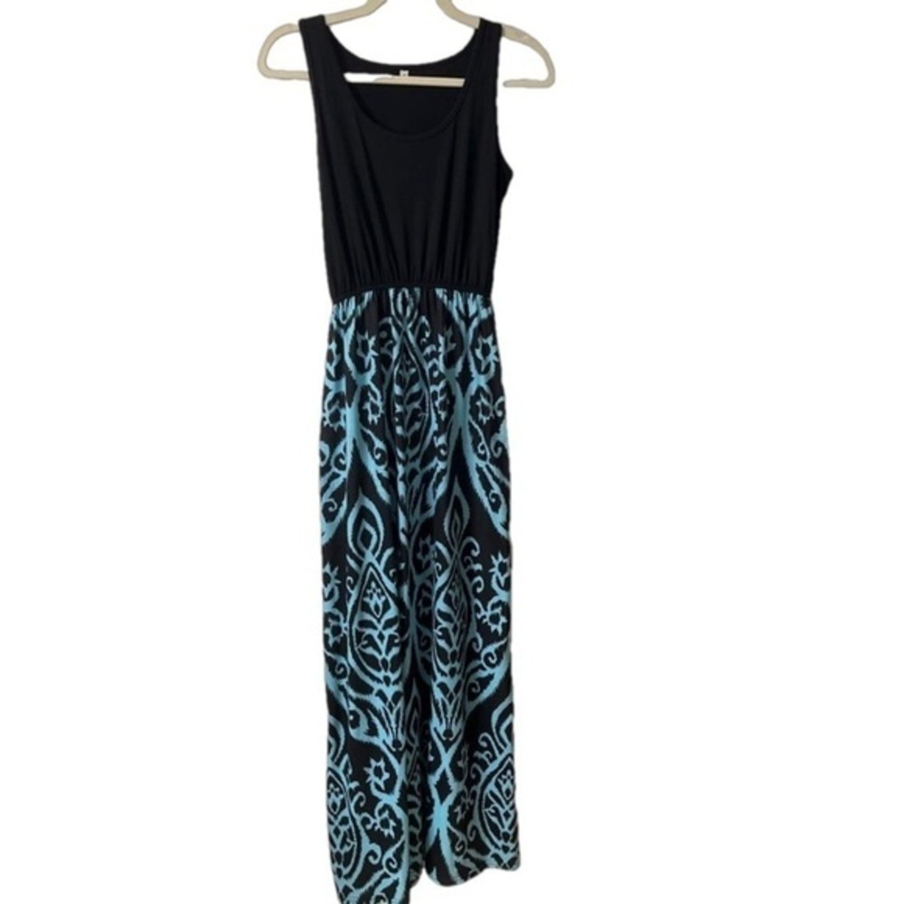 ⭐️ Black and blue maxi dress- size small
